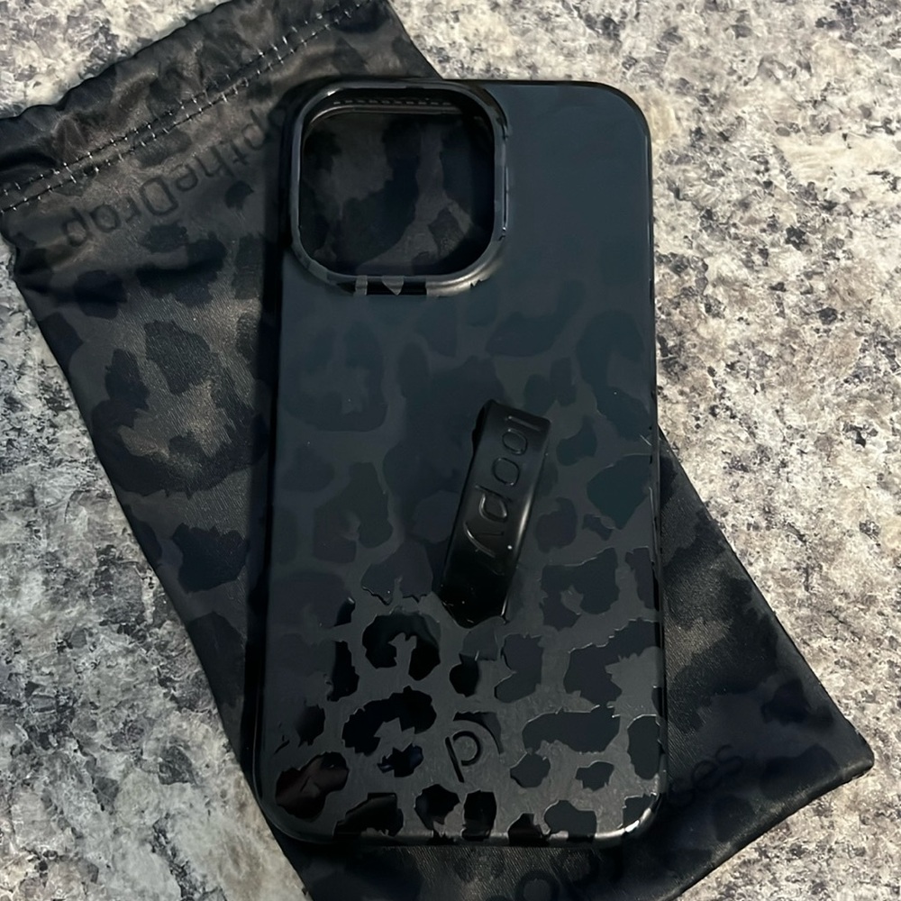 iPhone 13 Pro Lefty Loopy
